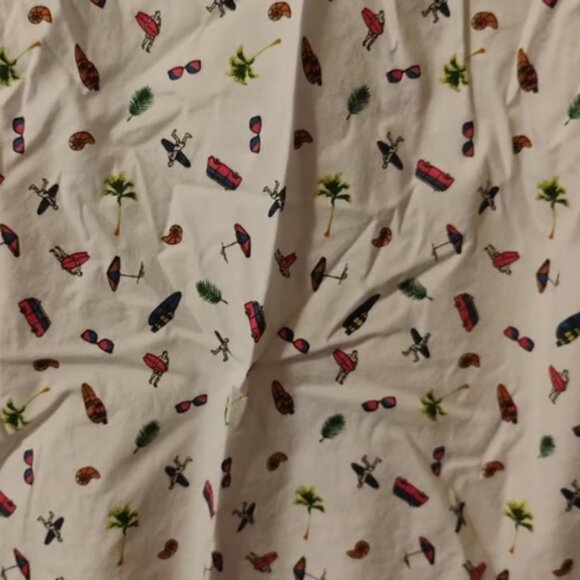 Free Planet Beach Themed Button Up Polo Mens Medium (17"W X 25"L) - Picture 7 of 9